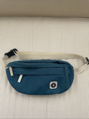 Walker Goods hip pack “Louise swing”
